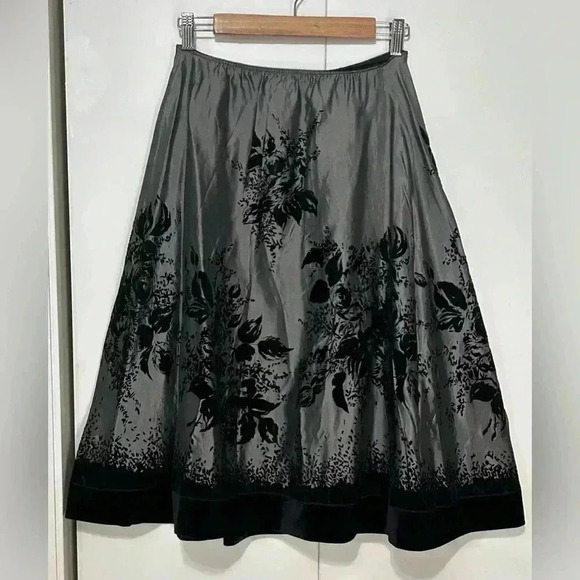MSK Dresses & Skirts - MSK Women's Holiday Party Silver Black Floral Velour A-Line Skirt Size Medium